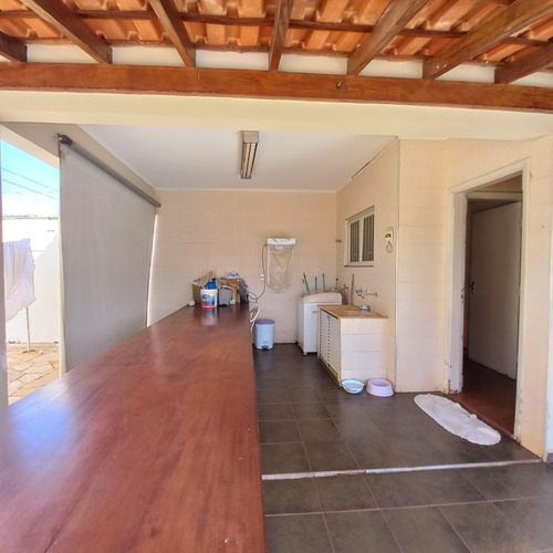 Excelente Casa, Com Grande Área De Lazer