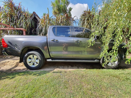 Toyota Hilux 3.0 Cd Srv Cuero 171cv 4x2 - E4 2016