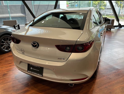 Mazda 3 Sedan. I Grand Touring