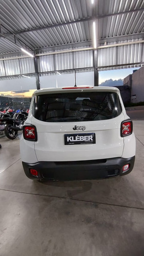 Jeep Renegade 1.8 Flex Aut. 5p