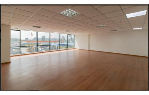 Oficina De 97 M2 En Arriendo, Av. El Dorado