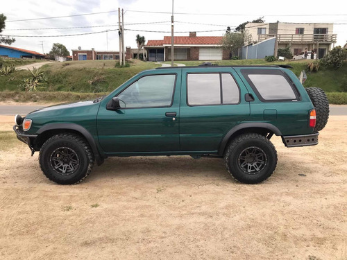 Nissan Pathfinder Canadiense 4x4 At