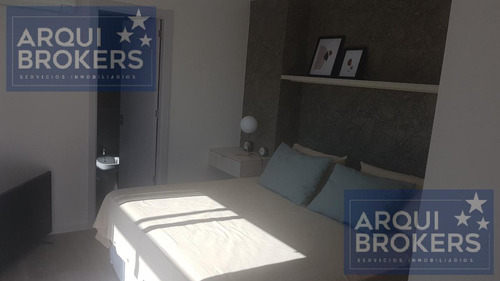 Imagen 8 de 30 de Apartamento De 2 Dormitorios En Venta En Centro Equipada Y Amoblada, Con Parrillero