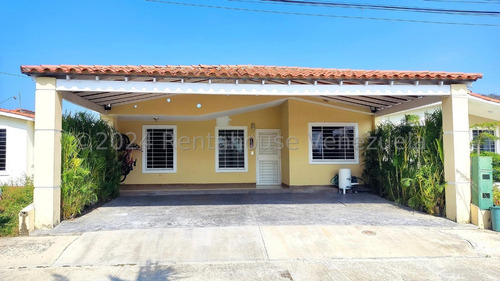 Kl Vende Moderna Y Lujosa Casa En La Urb. La Ensenada Barquisimeto #24-14188