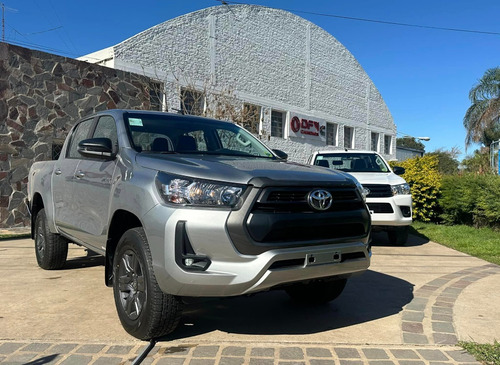 Toyota Hilux C/doble 2.8 Tdi Automatica Sr 4x4 0km My2024