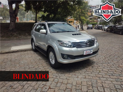Toyota Hilux SW4 3.0 SRV 4X4 7 LUGARES 16V TURBO INTERCOOLER DIESEL 4P AUTOMÁTICO