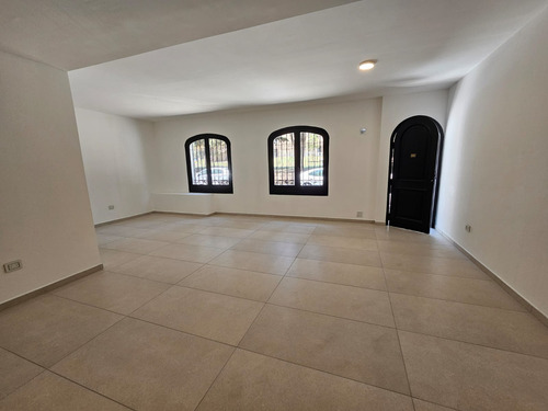 Local Comercial A Estrenar Fte Palacio Ferreyra