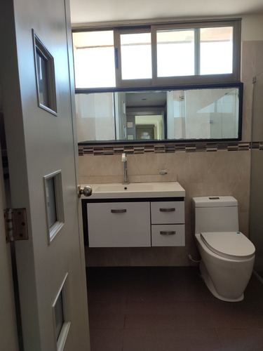 Imagen 2 de 30 de Apto Penthouse Remodelado