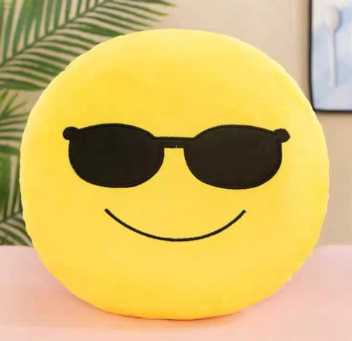 Pacote: 3 almofadas de emoji com rosto vermelho