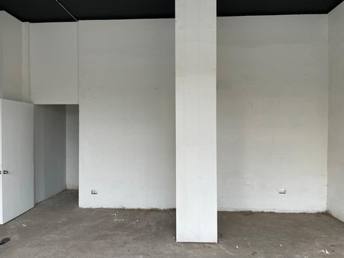 Arriendo Local Comercial De 60,71 M2, Metro Monte Tabor