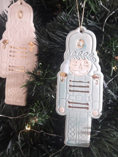 Imagen 4 de 4 de Adorno Navidad Cascanueces Colgante Árbol Colores Pastel X10