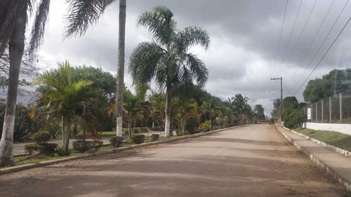 Terreno De 2.300m² Em Condominio Fechado Antes Do Centro