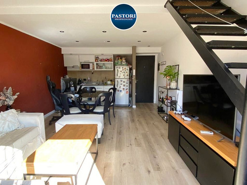 Venta De Departamento De 2 Amb Con Balcon Y Cochera