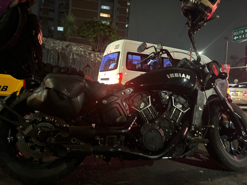 Indian Scout Bobber Sixty Negra