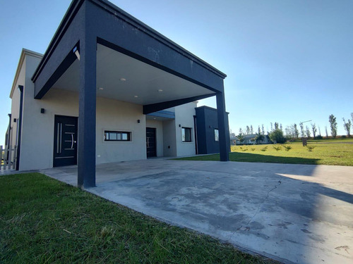 Casa En Barrio Privado Los Juncos 