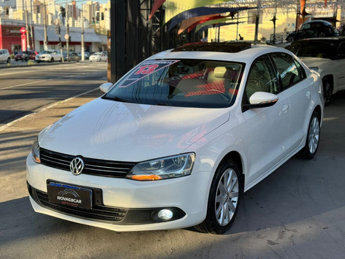 Volkswagen Jetta 2.0 Comfortline Flex 4p Automática