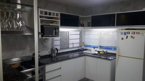 Venta De Casa Dos Dorm. + Dorm Y Baño De Servicio