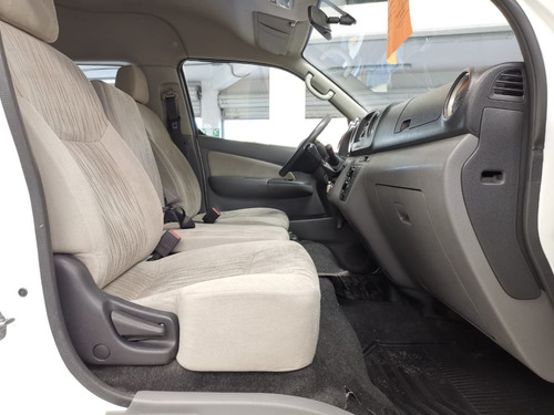Imagen 14 de 14 de Nissan Urvan 2.5 15 Pas Amplia Aa Mt