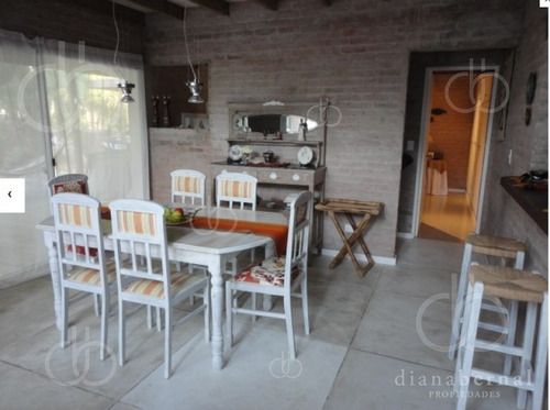 Punta Del Este, Casa En Solanas, 2 Dormitorios Y Piscina*- Ref: 42477