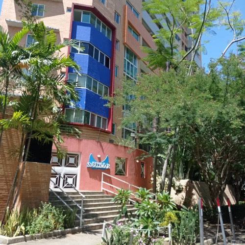 Samir Trosel Vende Apartamento En Prestigiosa Urbanizacion De Valencia La Trigaleña Residencias Portales De Shalimar Con Planta Y Poso De Agua.