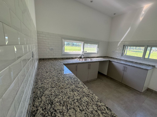 Venta Casa 4 Ambientes A Estrenar Barrio Privado Pinares / Exaltación De La Cruz