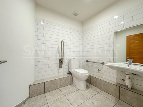 Arriendo Oficina Ubicada En Barros Arana, Concepción.