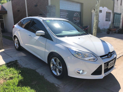 Ford Focus Iii 2.0 Sedan Se Plus Mt 2014