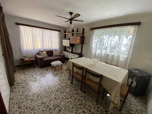 Venta De Casa Con 4 Dormitorios En Lagomar Sur