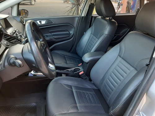 Ford Fiesta Kinetic 1.6 Titanium Powershift 4ptas-2015