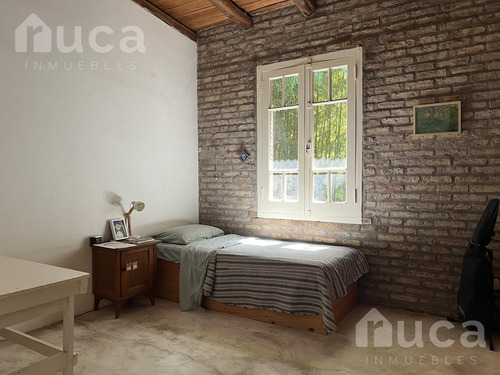 Venta | Pintoresca Casa Rustica De 4 Dorm C/jardin | Barrio Residencial La Bota