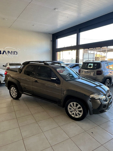 Fiat Strada 1.8 16v Adventure Cab. Dupla Flex 3p