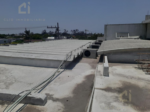 Edificio En Venta En Esquina Con Salones Para Eventos Diversos Y Oficinas Todo Climatizado