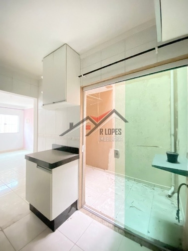 Imagem 7 de 14 de Lindo Sobrado De Condomínio Para Venda No Bairro Vila Carmosina, 2 Dorm, 1 Vagas, 60 M - 1777