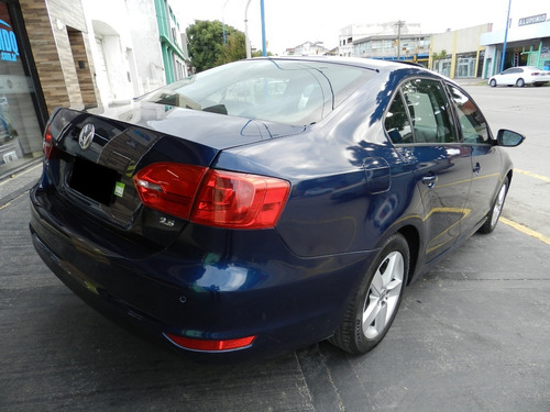 Volkswagen Vento 2.5 Luxury