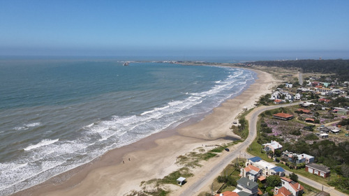 Inmobiliaria Costa Azul Vende Un Complejo De 4 Apartamento Muy Bien Ubicados A 150mtrs De La Playa En La Zona De La Aguada La Paloma Rocha