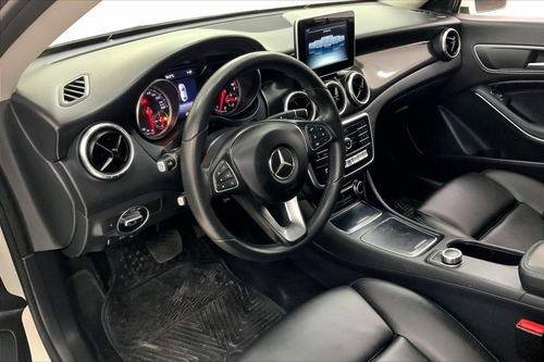 Imagen 14 de 25 de Mercedes Benz Clase Cla 4 Pts Cla200 Cgi Sport, 16t, 156 H