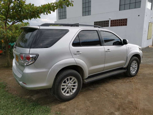 Toyota Fortuner 2.7 Automática, 4x2 Gasolina