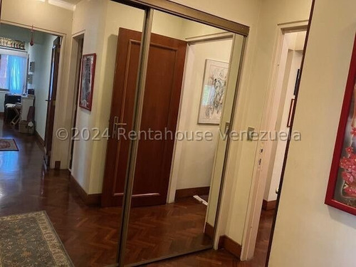 Porque Invertir En Este Apto. 1-está En Una De Las Urbanizaciones Más Céntrica Y De Mayor Demanda Y Segura De Caracas. 2- Edificio De Apenas 4 Pisos+ph 3- Comodo Y Ventilado Está En La Castellana