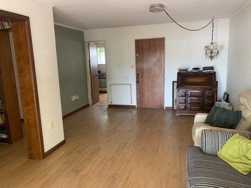 Apartamento En Venta, 3 Dormitorios, 2 Baños, Terraza Y Garaje En Punta Carretas, Montevideo