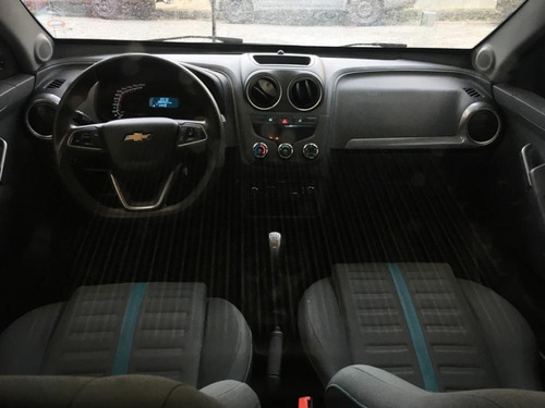 Chevrolet Montana 1.4 Sport Prata - 2016