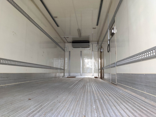 Imagem 14 de 15 de Volvo Vm 260 2008 Refrigerado Thermo King T-880r Único Dono