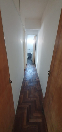 Depto 3 Amb A 1 Cuadra De Avda. Rivadavia - Con Lavad. Indep - Vista A La Calle - Buen Estado!!!