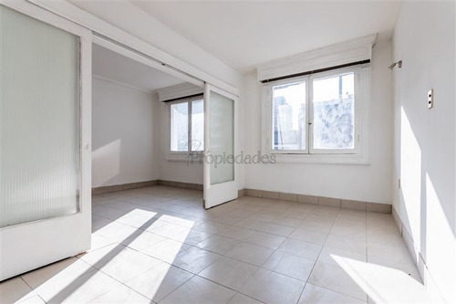 Imagen 5 de 19 de Oficina En Venta En Santiago De 4 Espacios Amplios