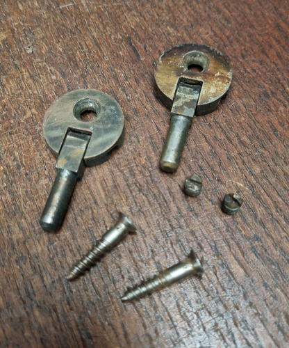 Antiguas Bisagras Para Baulera Y Cabezal Máquina Singer (Usado)