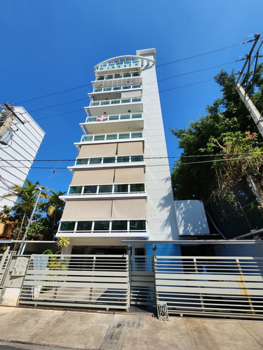Majestuoso Penthouse De 3 Niveles En Ensanche Naco