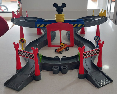 Fisher Price - Pista Mickey Ears Raceway - Forma De Oreja