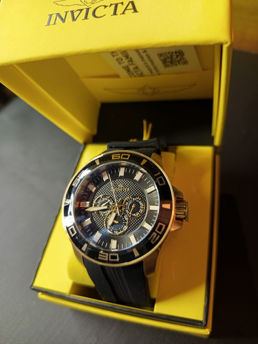 Reloj Deportivo Invicta 50mm Caja Dorada Negro Dorado Negro