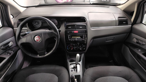 Imagem 9 de 16 de Fiat Linea Essence 1.8 16v Dualogic (flex)