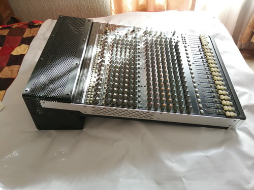 Mackie Onyx 1640i Premium Mixer Firewire 16 X 16 Channels (Usado)