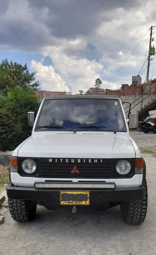 Mitsubishi Montero 2.6 L042 Lona